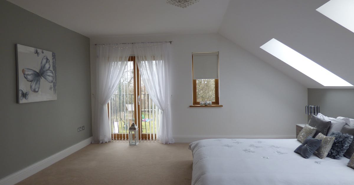 How much should it cost to paint 1000 sq ft?